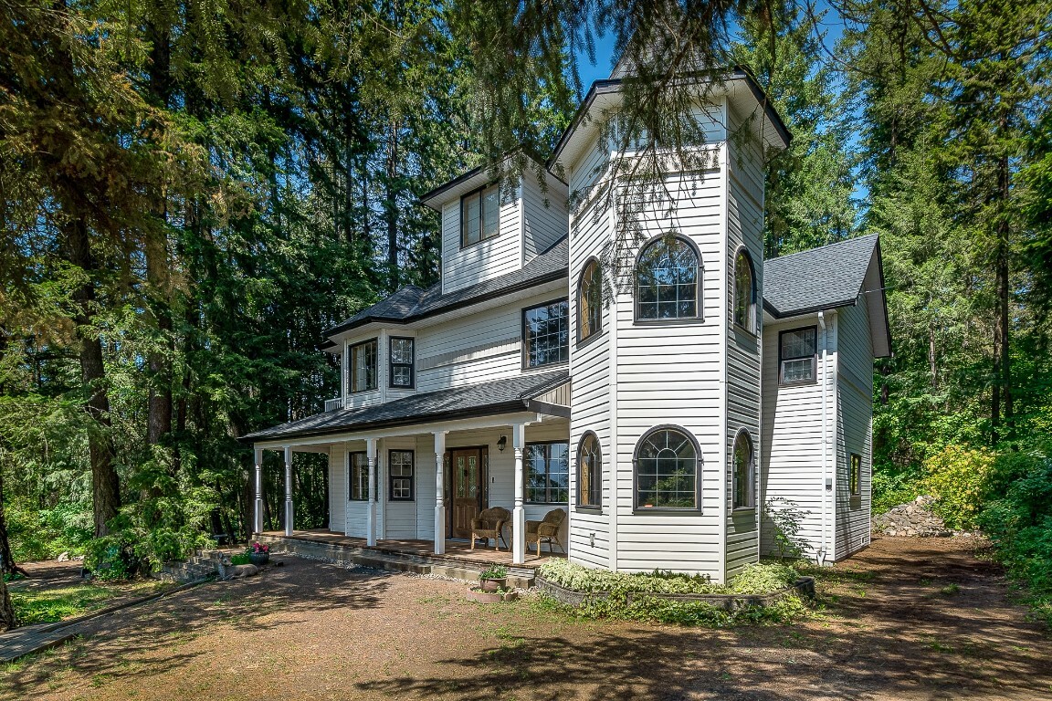Property Photo: 3461 30 Street NE BC V1E 3L1