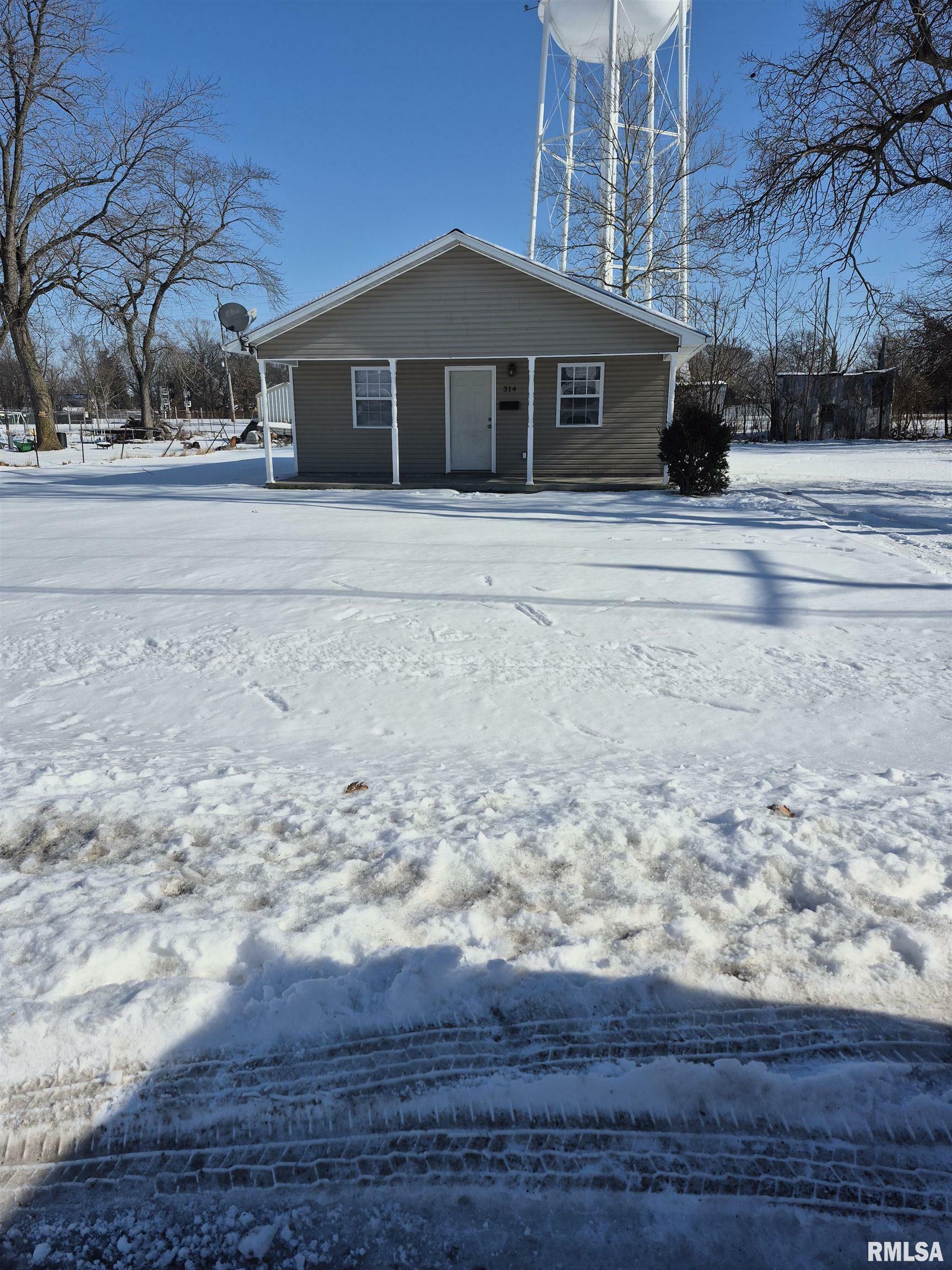 Property Photo:  314 S Walnut Street  IL 62832 