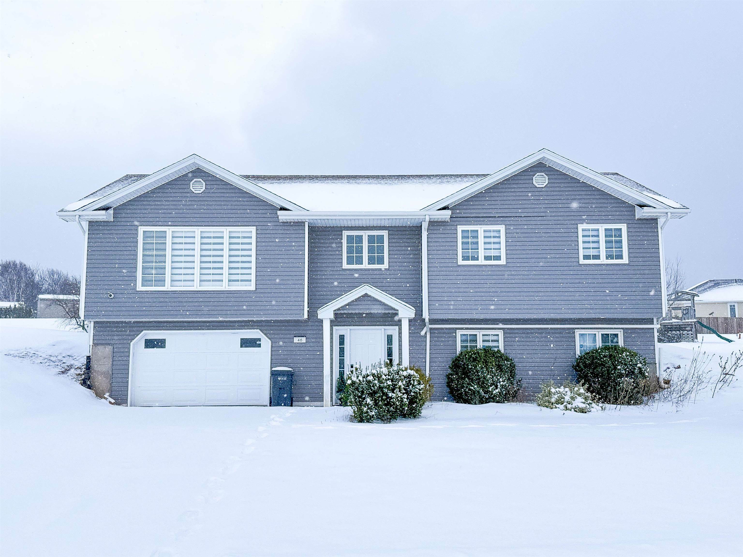 Property Photo: 46 Maclauchlan Drive PE C1B 1M2