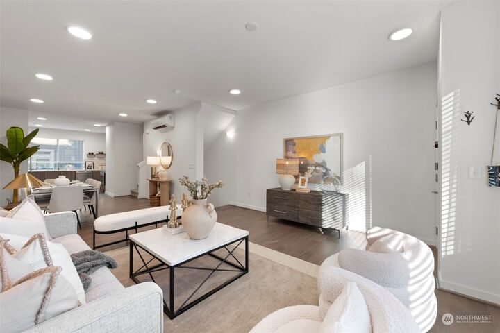 Property Photo: 1470 159th Place NE WA 98008