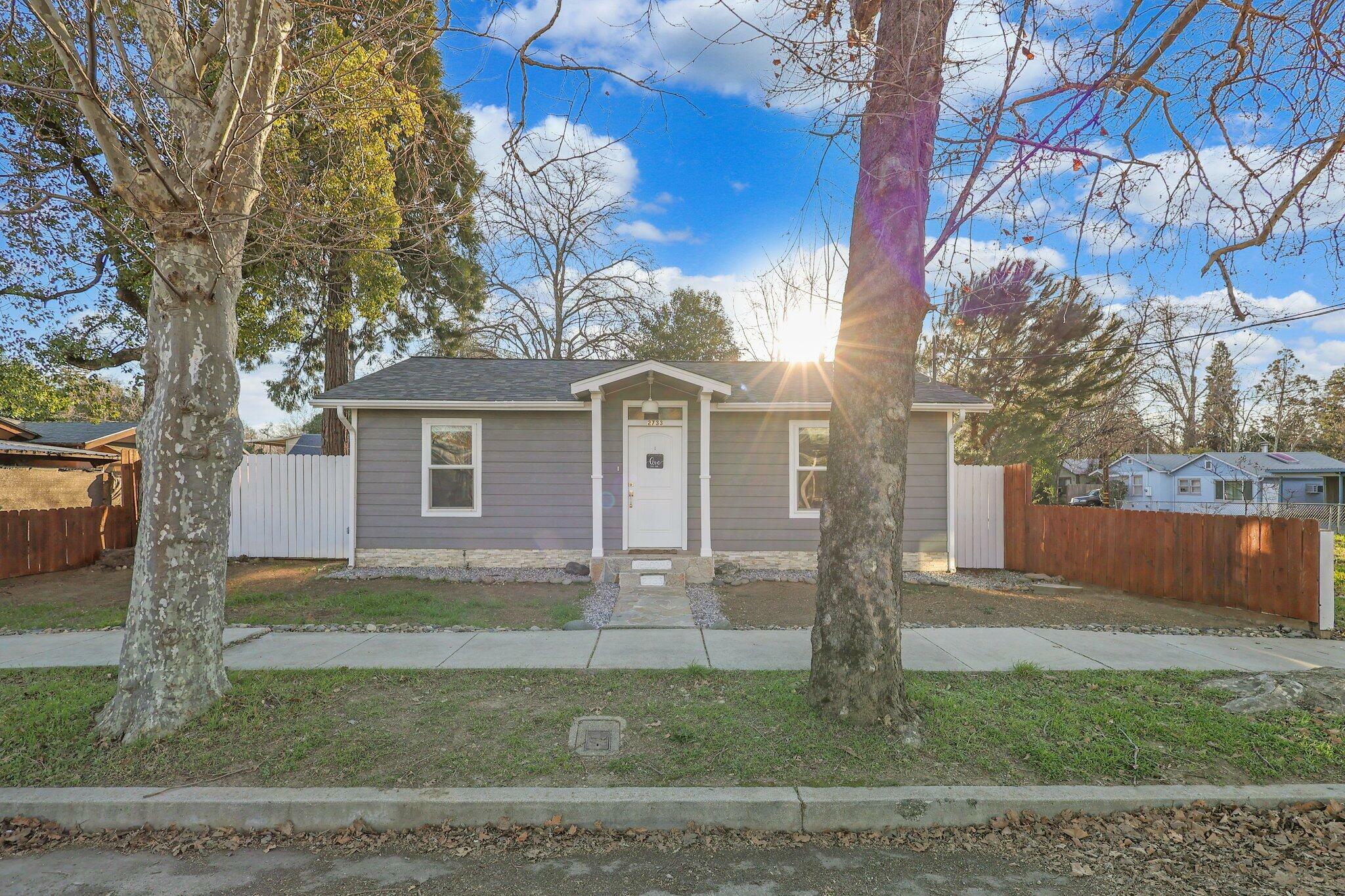 Property Photo:  2733 Leland Avenue  CA 96001 