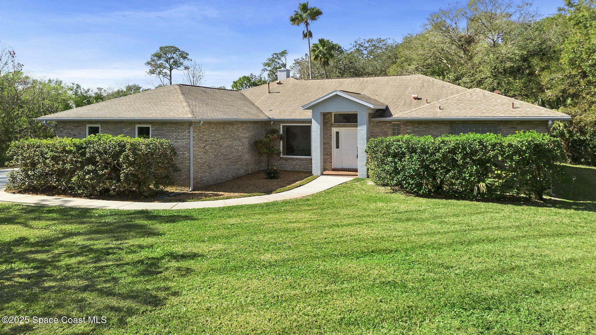 Property Photo: 1805 Laurel Oak Drive N FL 32955