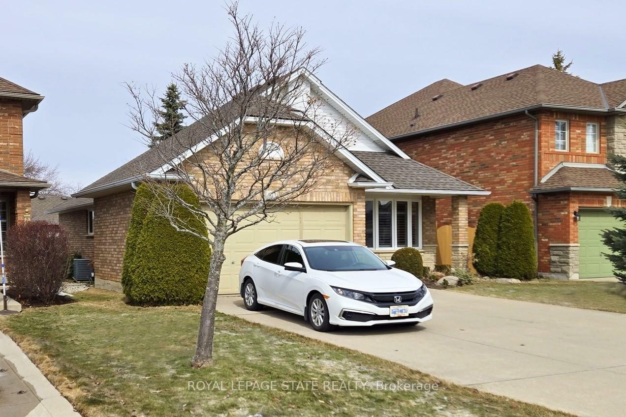 Photo de la propriété: 60 Redfern Avenue ON L9C 7S4