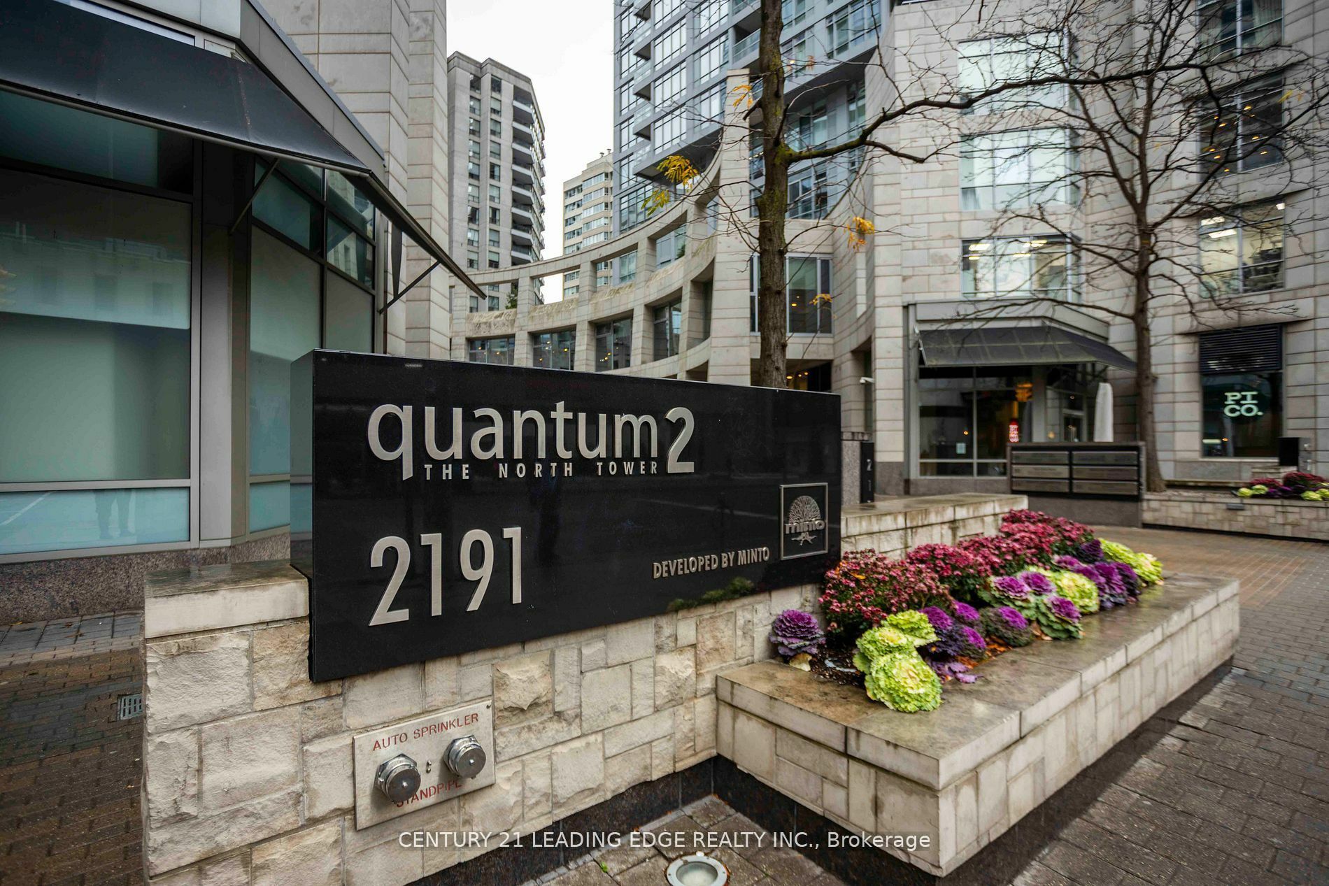 Property Photo:  2191 Yonge St Loft #5  ON M4S 3H8 