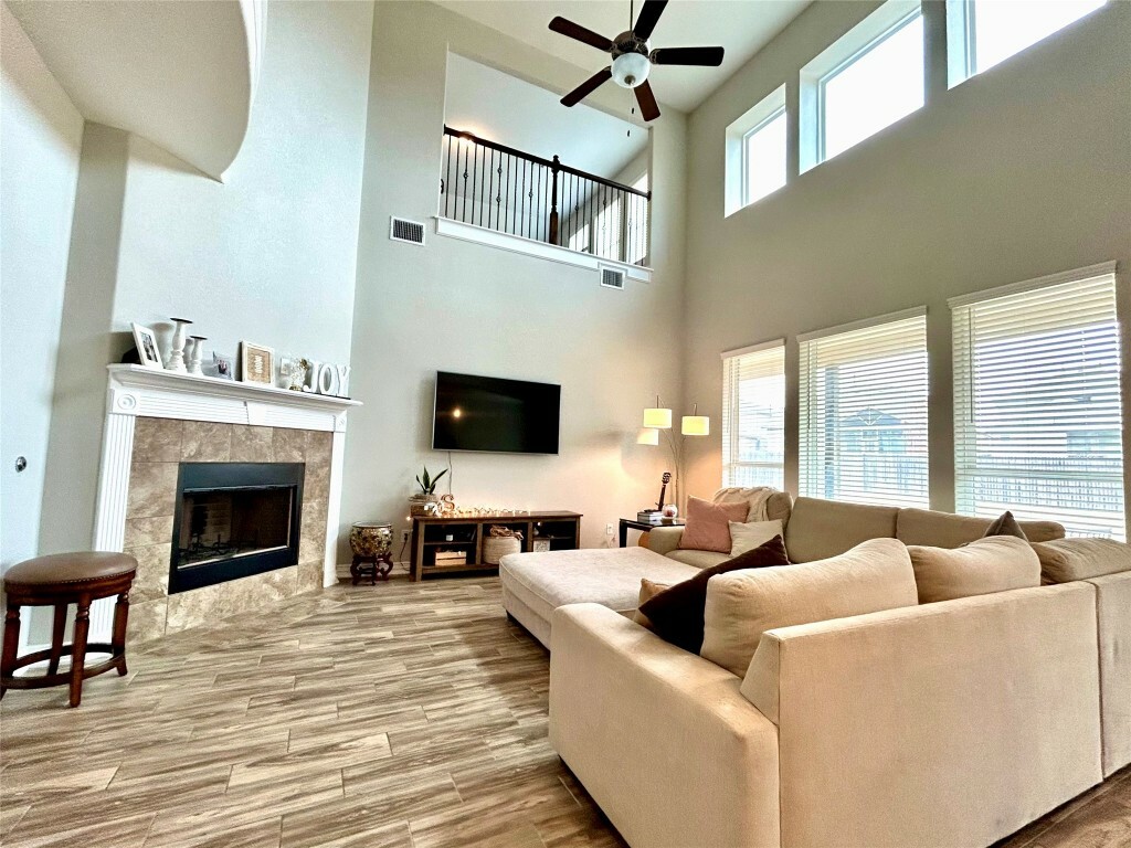 Property Photo: 7513 Leonardo Drive TX 78665
