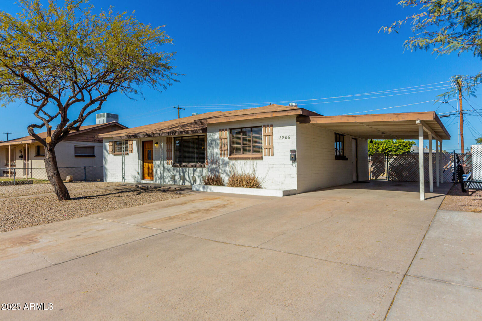 Property Photo: 2906 W Alice Avenue AZ 85051