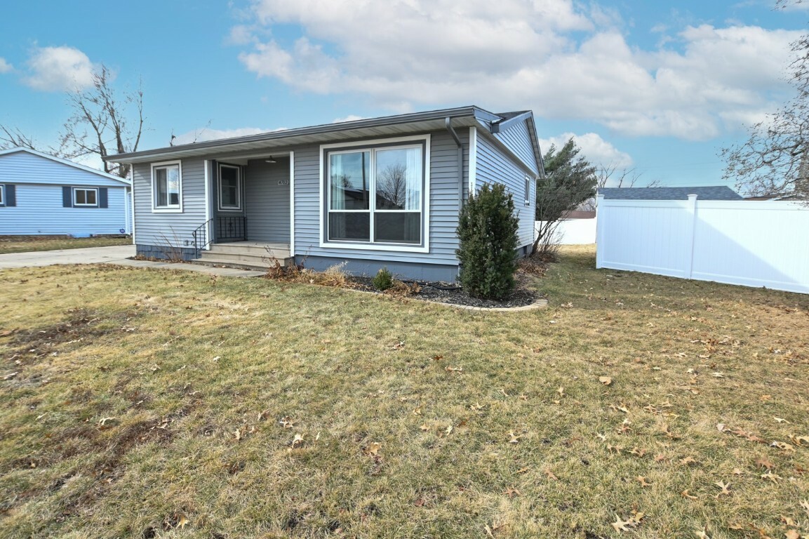 Property Photo:  4712 F Avenue NE  IA 52402 