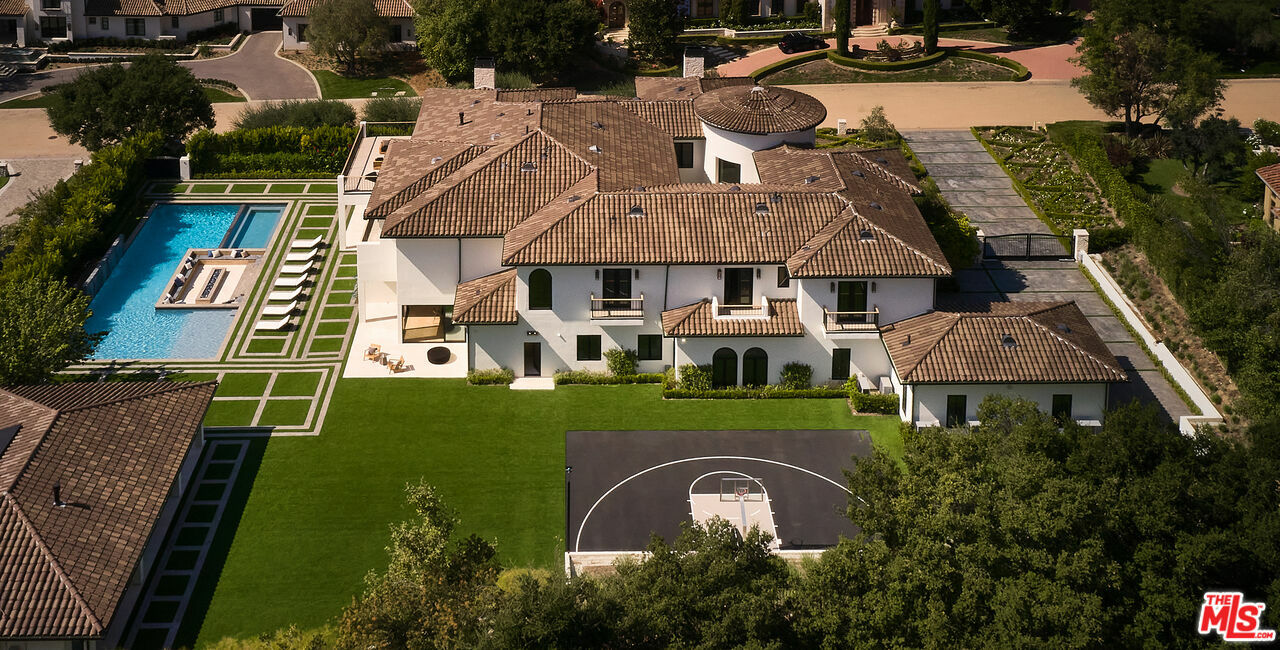 Property Photo: 25242 Prado Del Grandioso CA 91302