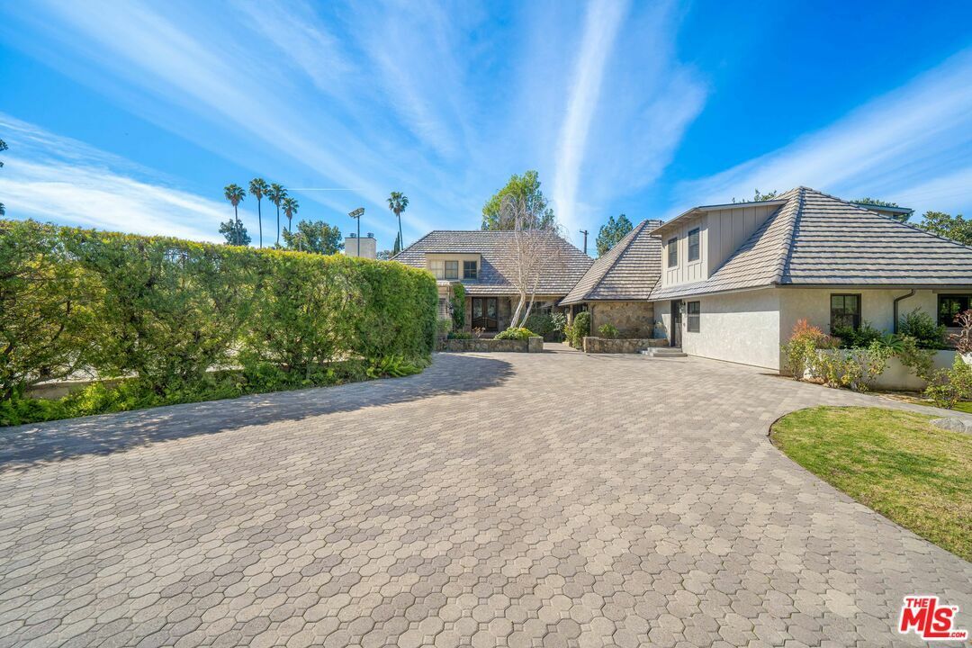 5200 Collier Pl  Woodland Hills CA 91364 photo