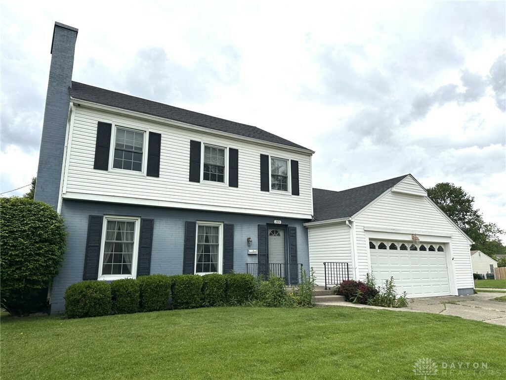 Property Photo: 2831 Wellsford Drive OH 45503