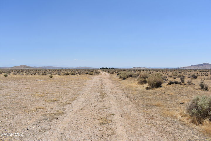 Property Photo:  5th St E And S/O Denise Ave  CA 93501 