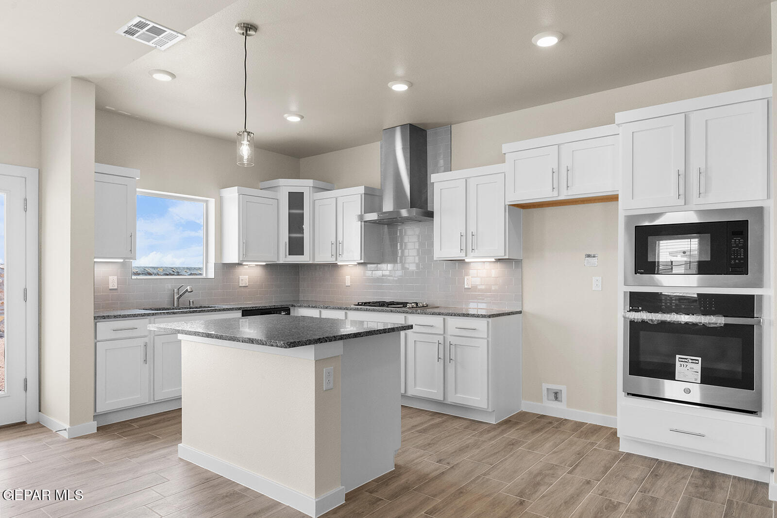 Property Photo: 9924 Isla Place TX 79927