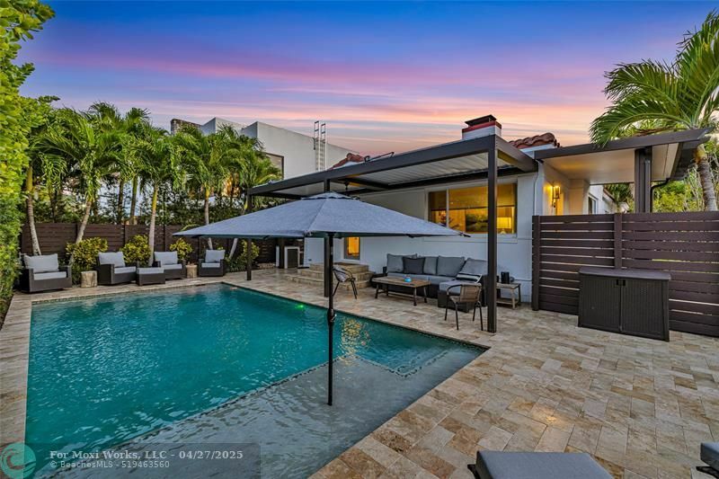 Property Photo: 748 NE 17th Way FL 33304