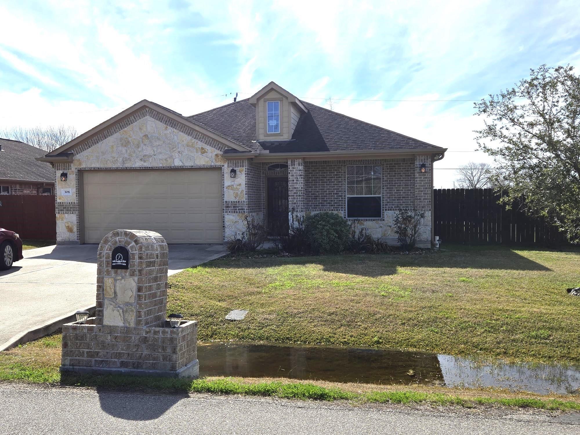 Property Photo:  306 Masterson Street  TX 77583 