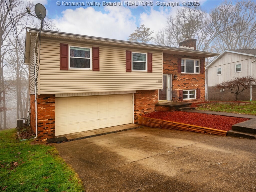 Property Photo:  1111 Ivywood Lane  WV 25309 