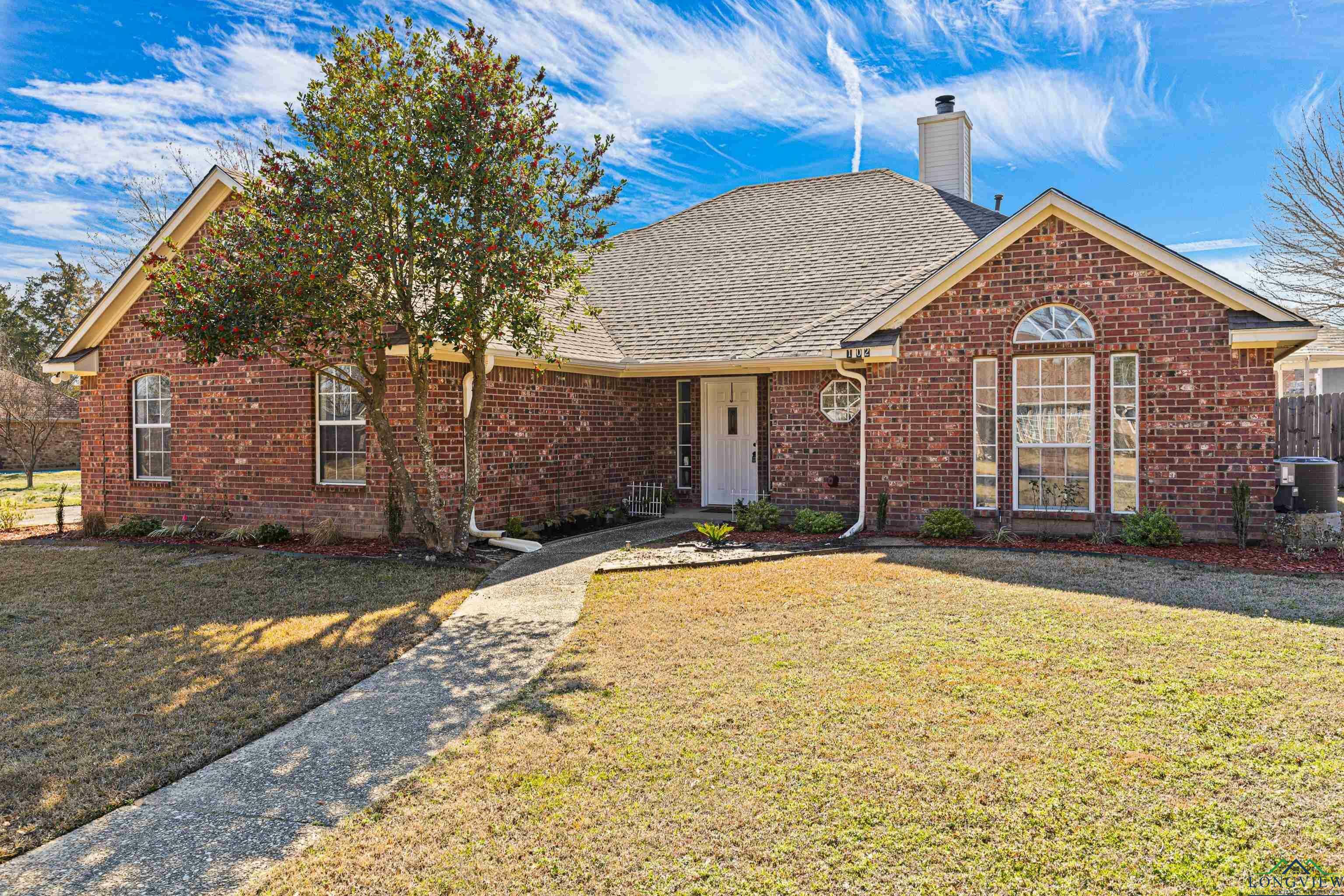 Property Photo:  102 Fairway St  TX 75758 