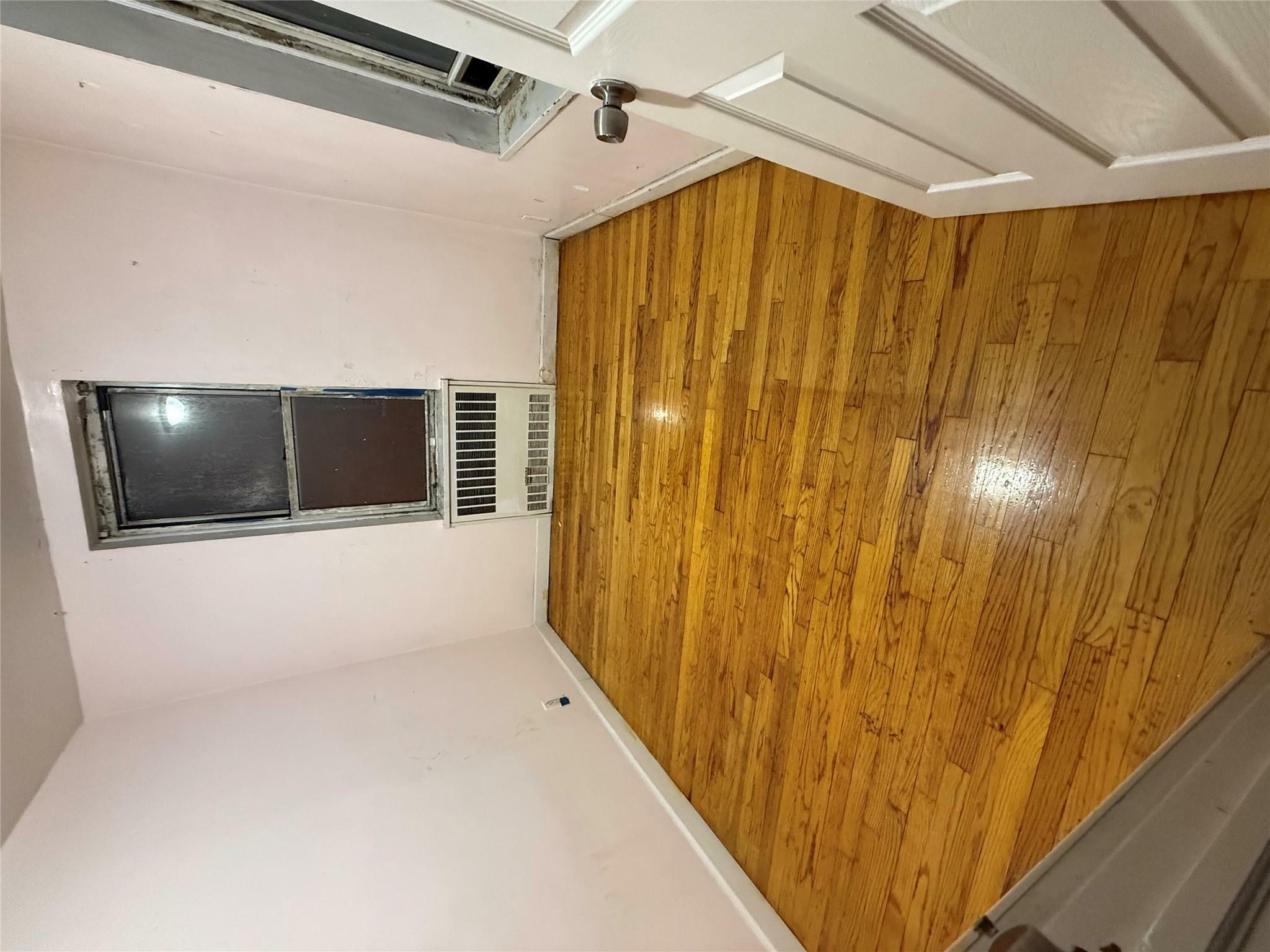 Property Photo:  610 Waring Avenue 2W  NY 10467 