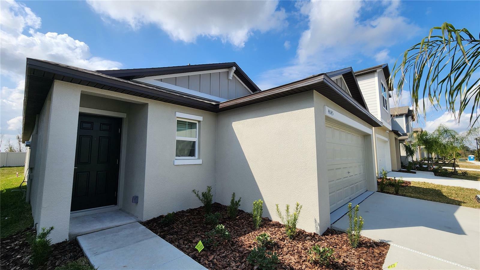 Property Photo:  4045 Radiant Mountain Drive  FL 33565 