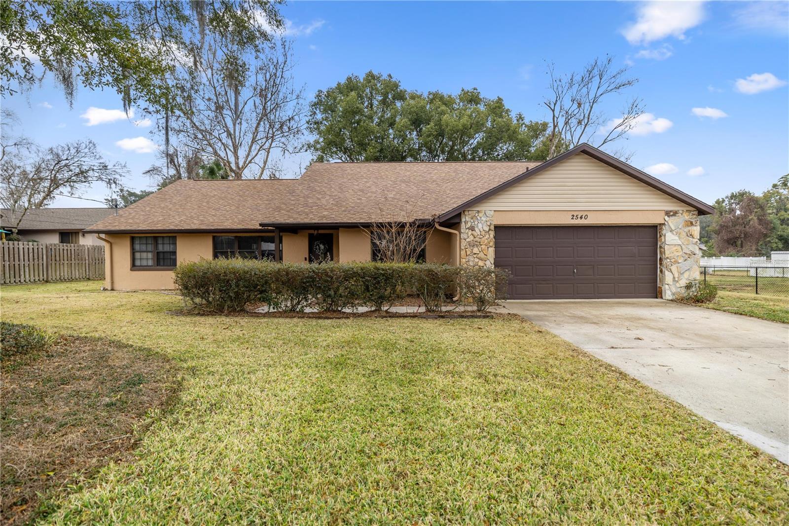 Property Photo: 2540 SE 35th Street FL 34471
