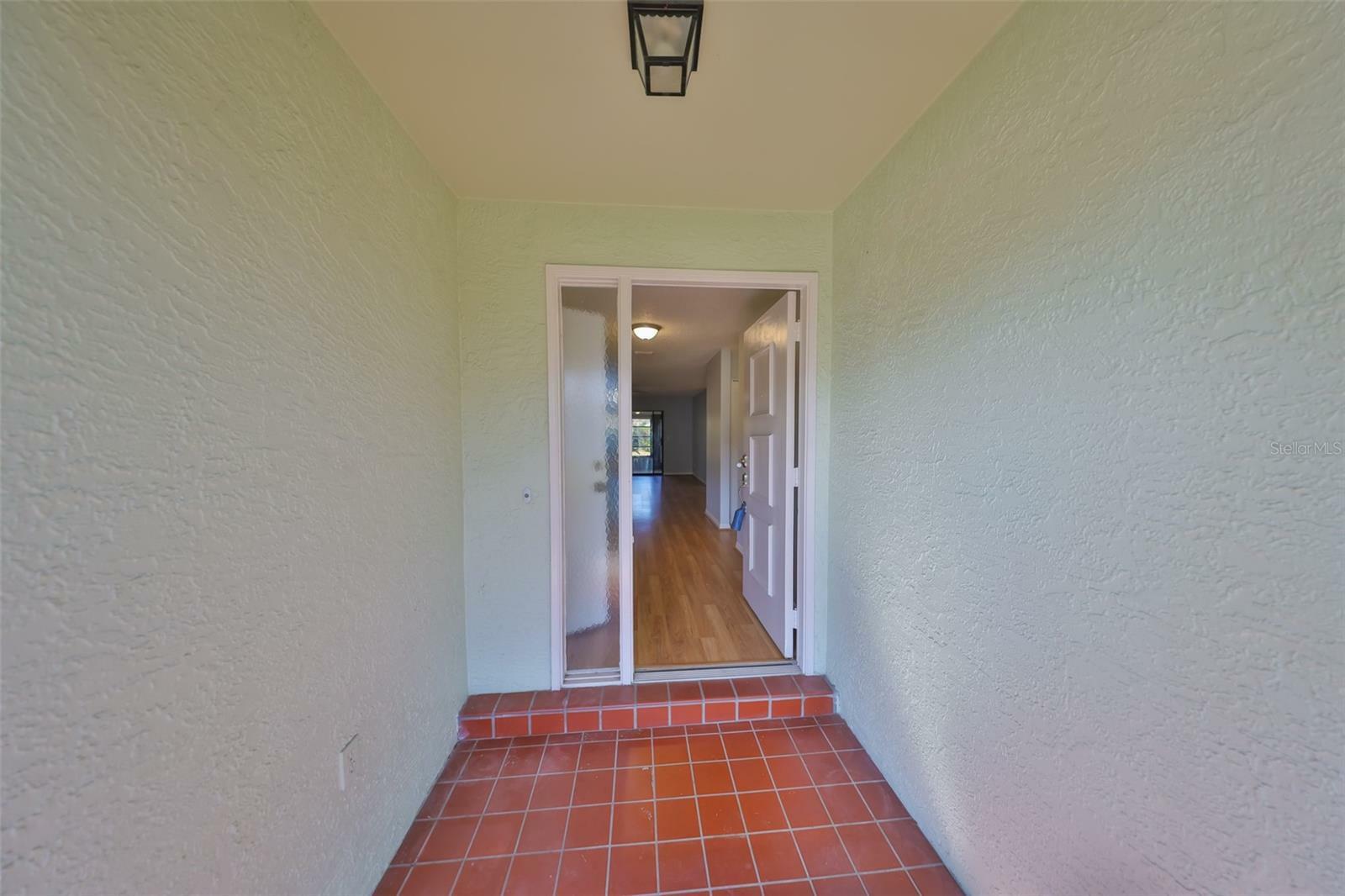 Property Photo:  2421 Lancaster Drive  FL 33573 