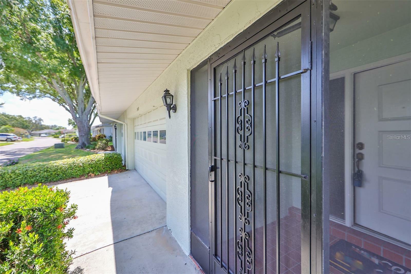 Property Photo: 2421 Lancaster Drive FL 33573