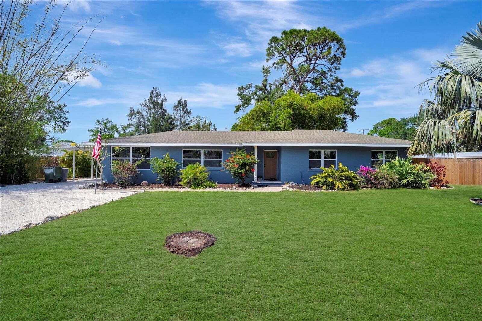 Property Photo: 3902 11th Avenue W FL 34205