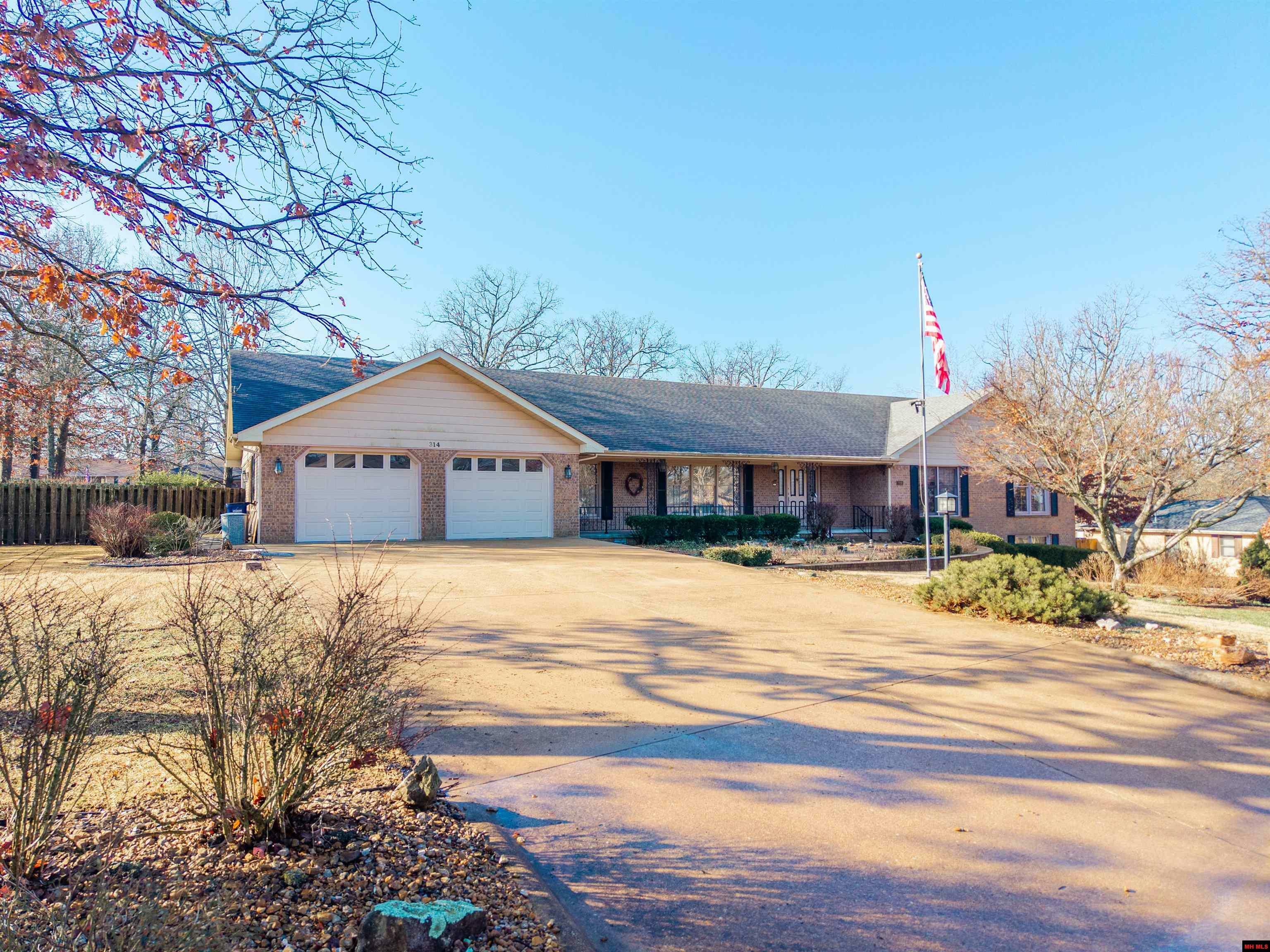 Property Photo: 314 Leatherwood Circle AR 72653