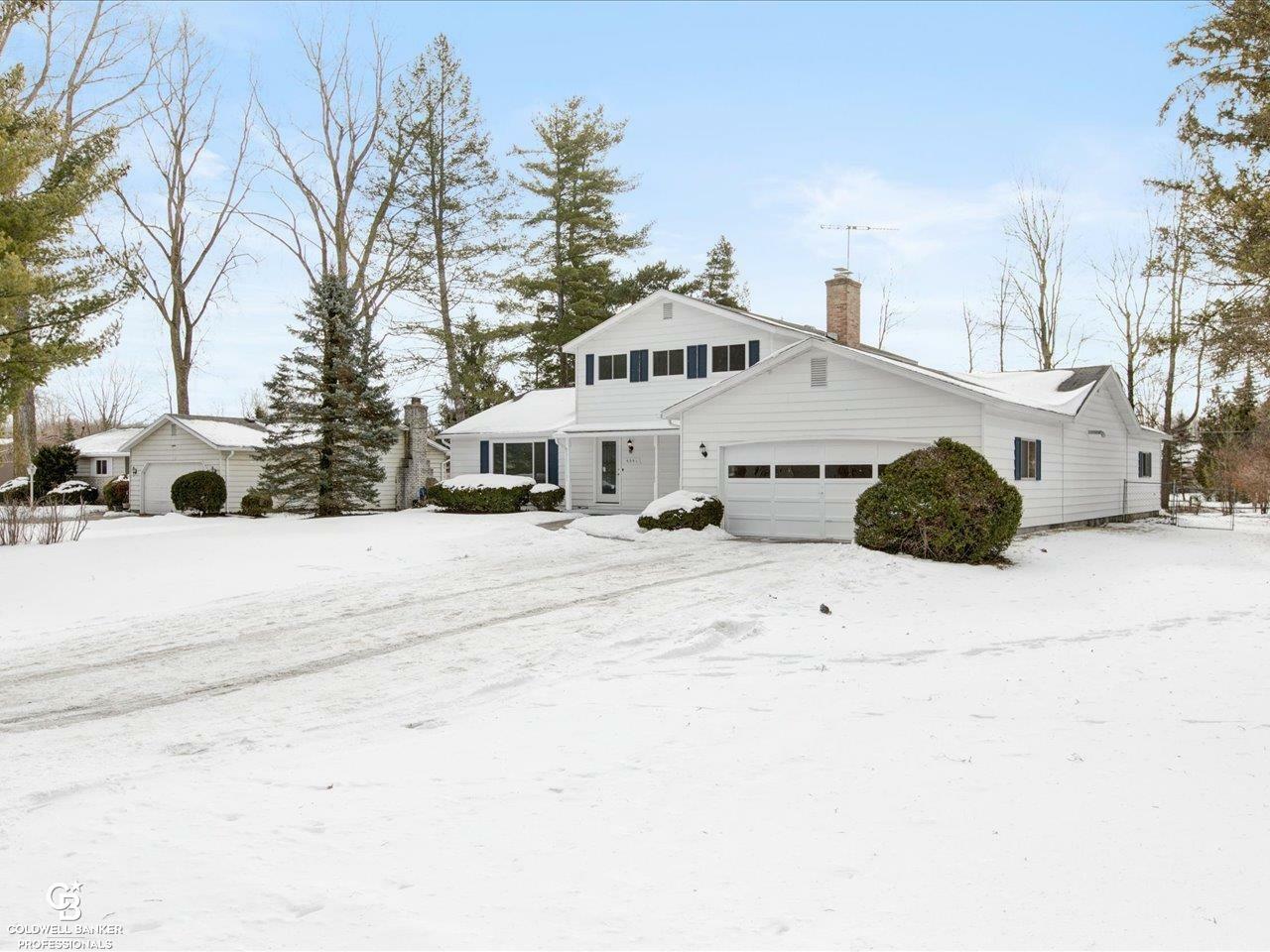 Property Photo:  5391 Robinwood Drive  MI 48049 