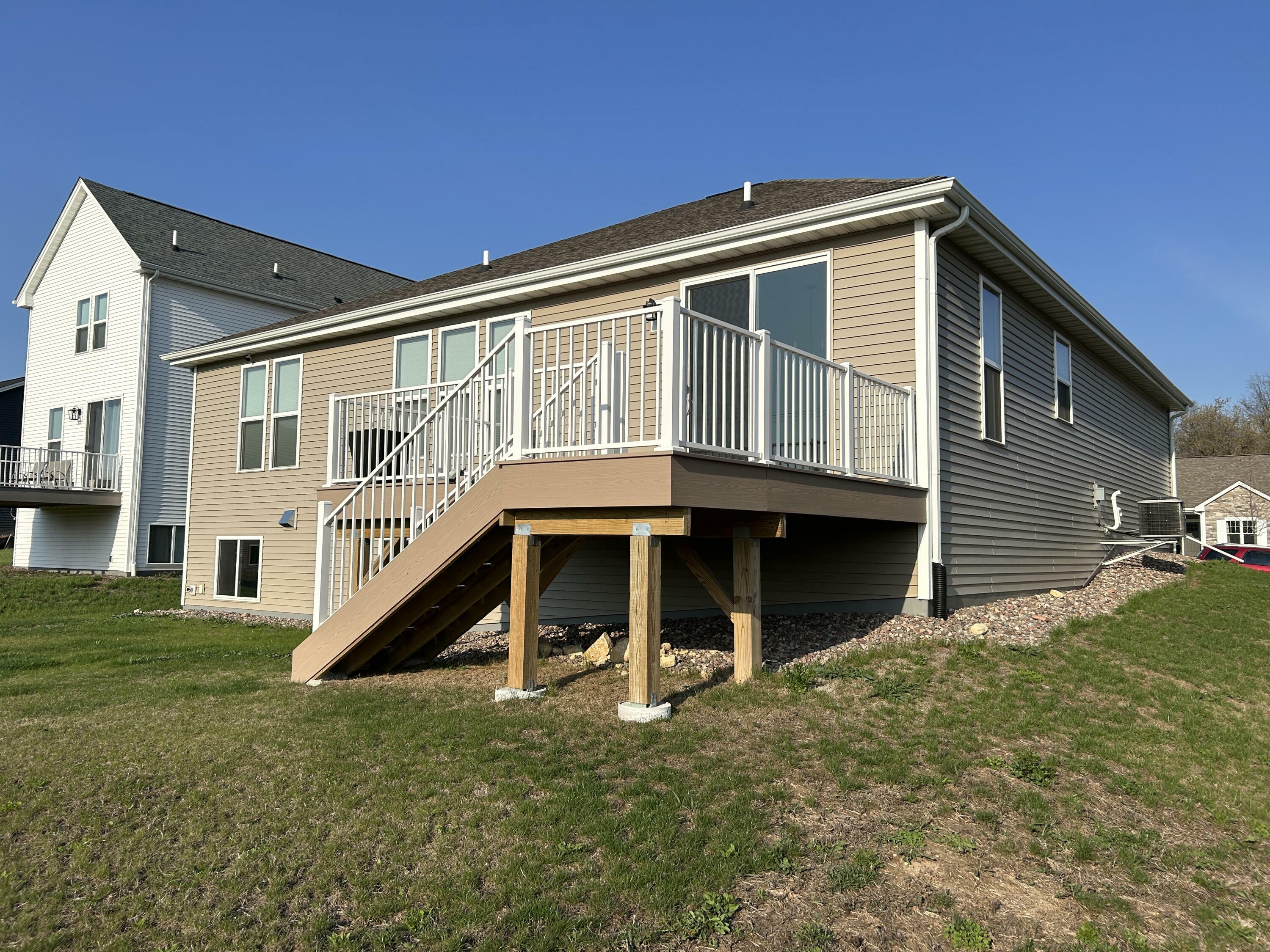Property Photo: 704 River Ridge Dr WI 53185