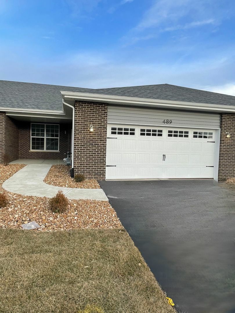 Property Photo:  489 Ridge Lane  IL 60440 