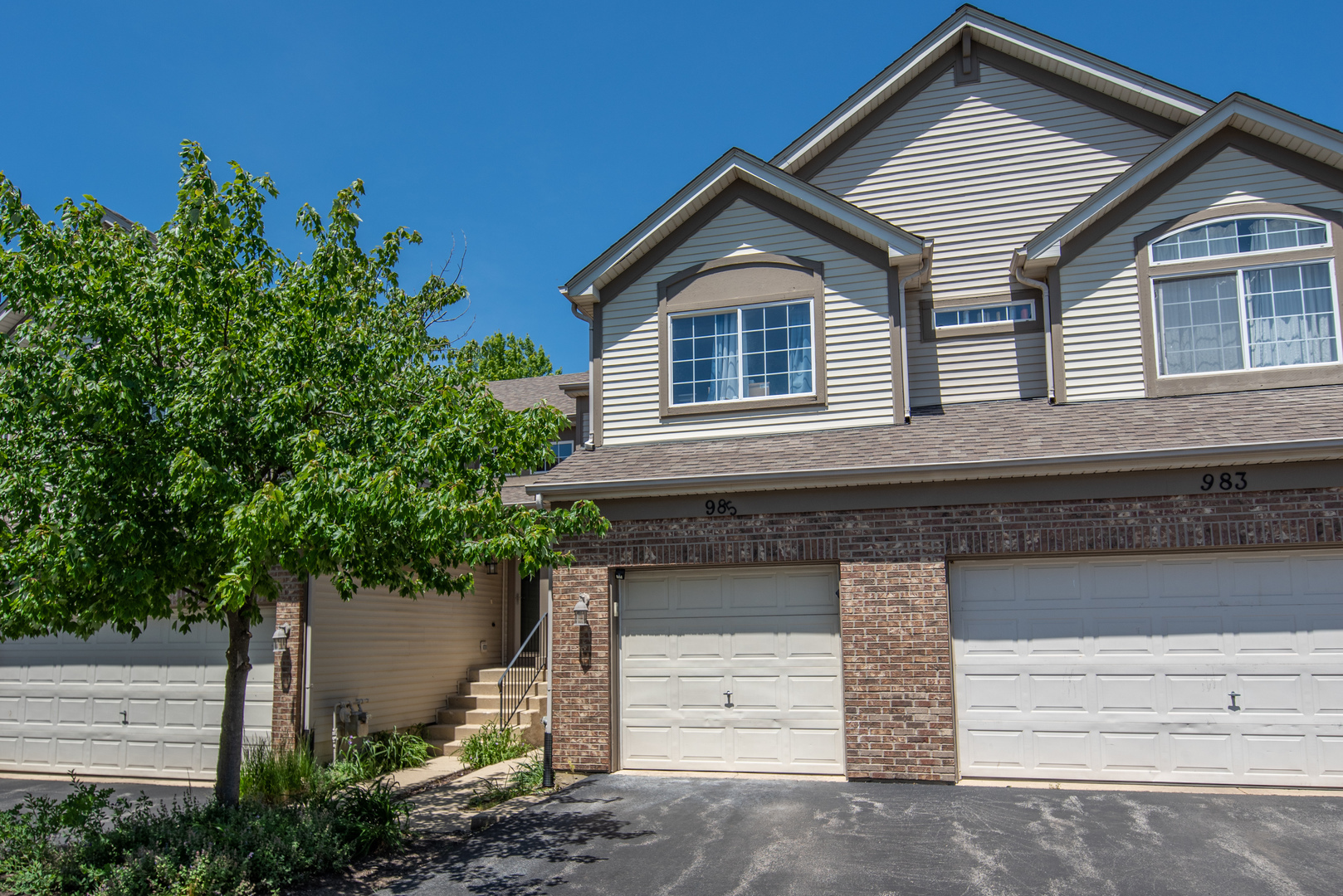 Property Photo:  985 Park Hill Circle  IL 60504 