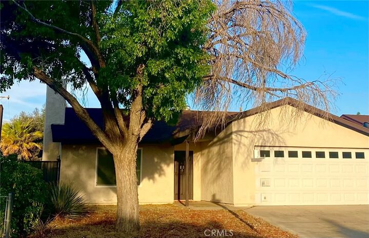 Property Photo:  44504 Watford Avenue  CA 93535 