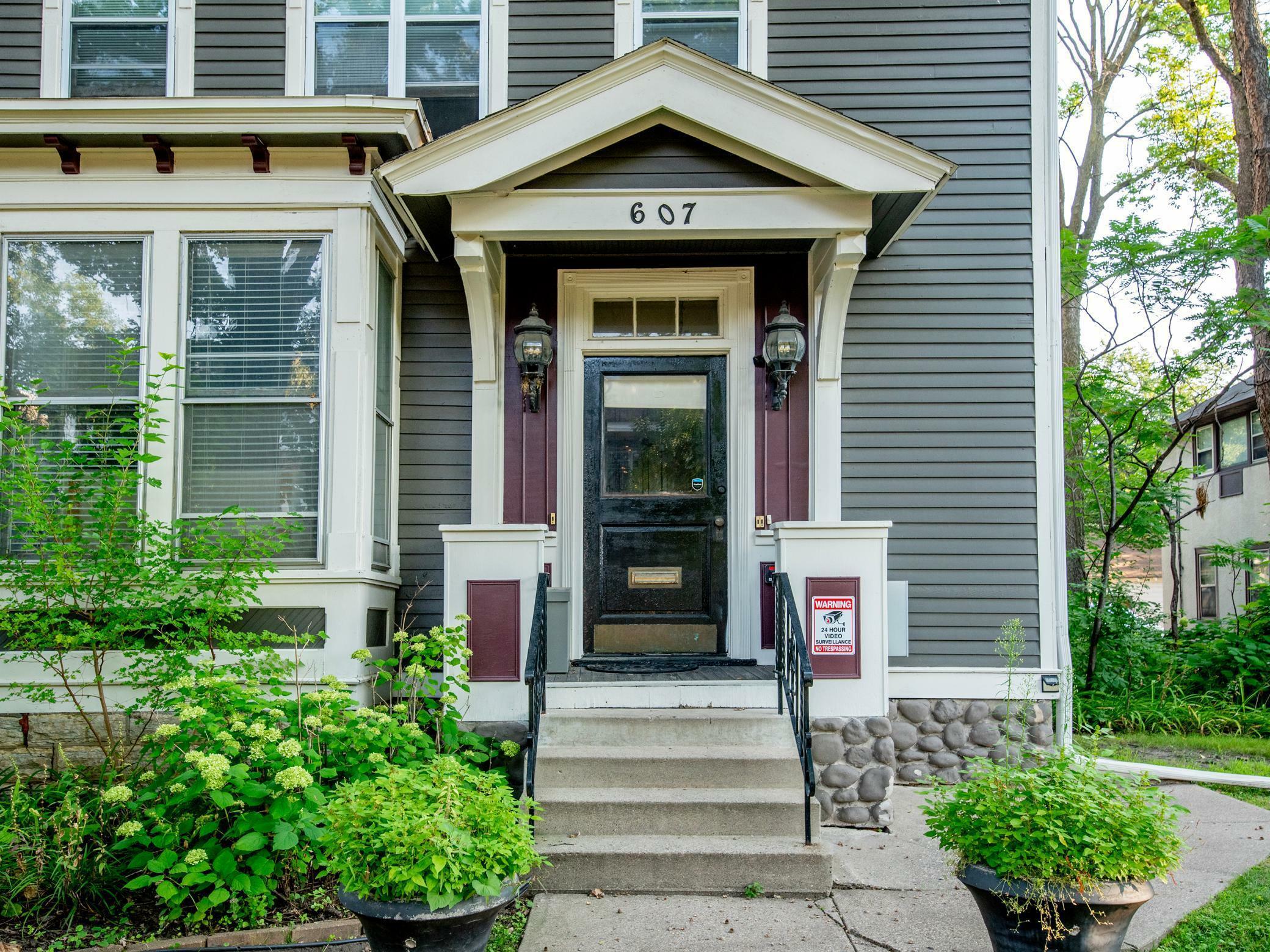 Property Photo:  607 Lincoln Avenue  MN 55102 