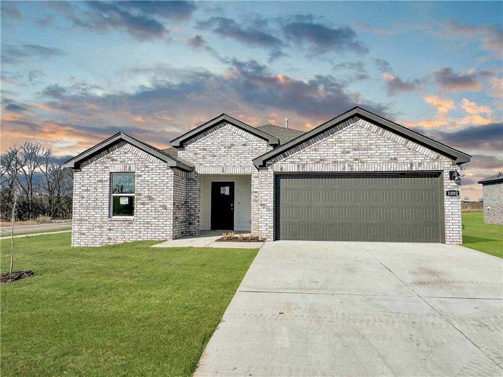 Property Photo:  520 Arizona Street  AR 72730 