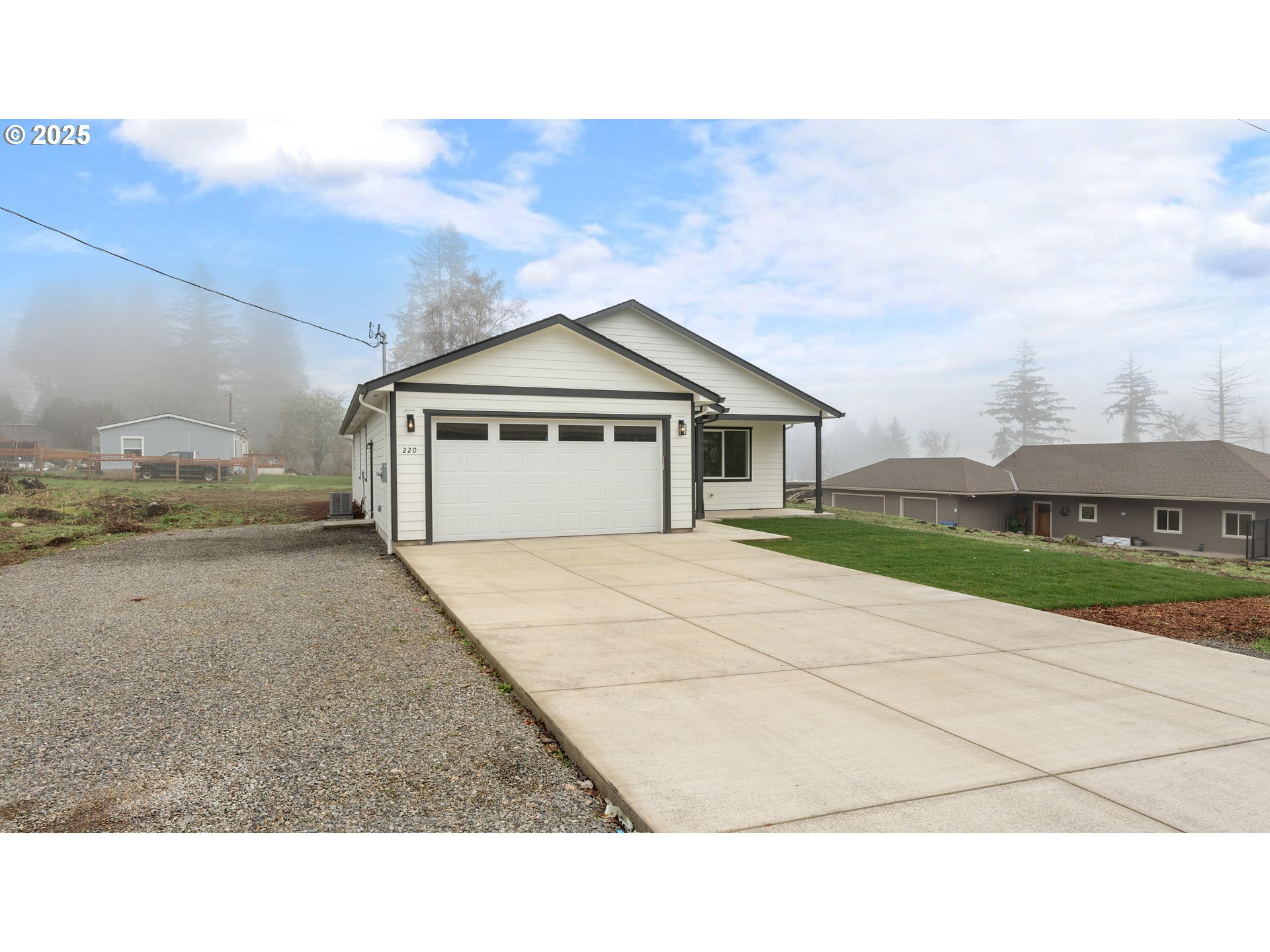 Property Photo: 220 NE 7th Ave OR 97360