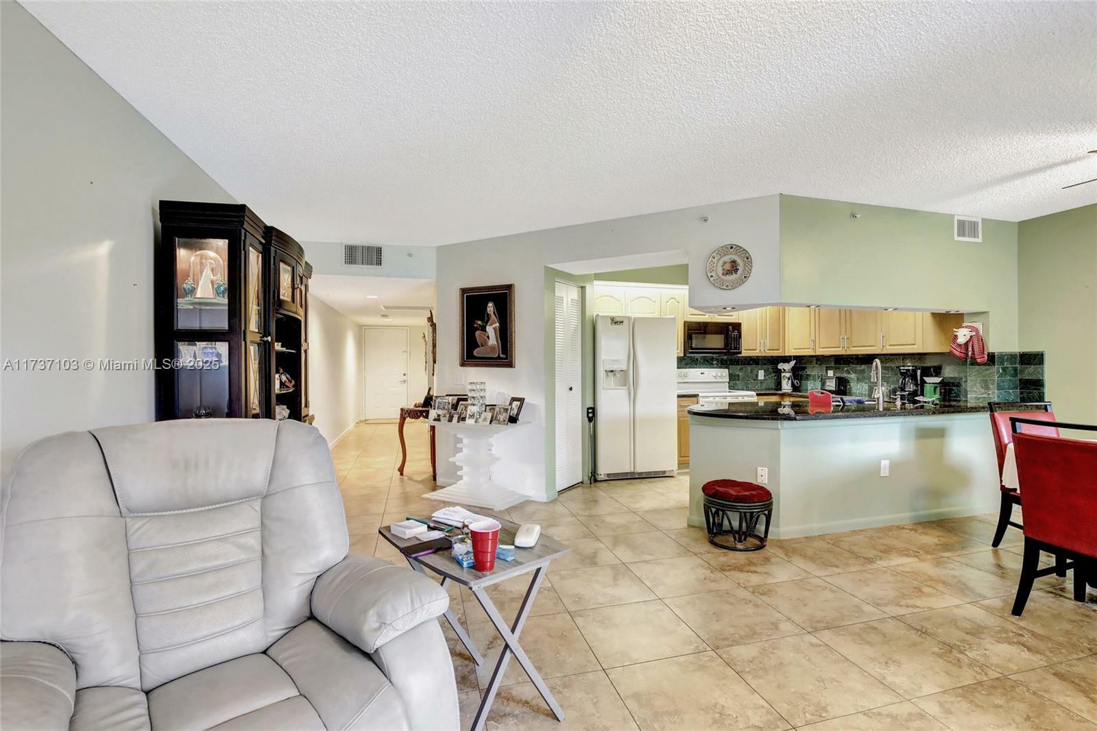 12650 SW 15th St 111F  Pembroke Pines FL 33027 photo