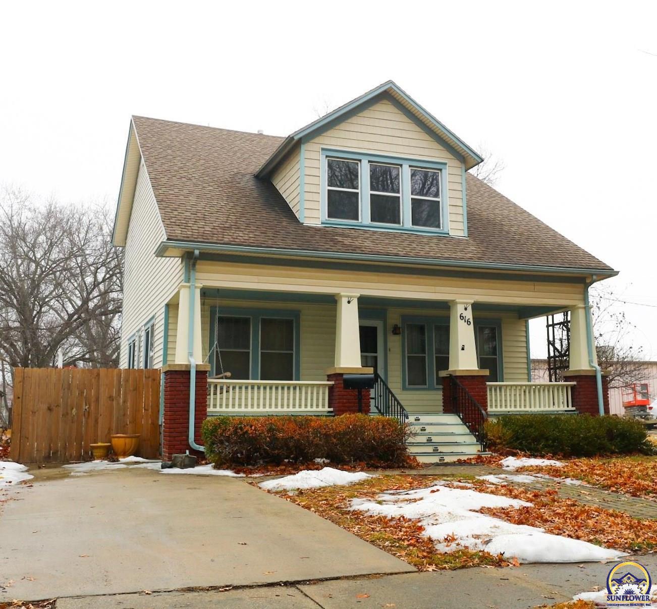 Property Photo: 616 West St KS 66801
