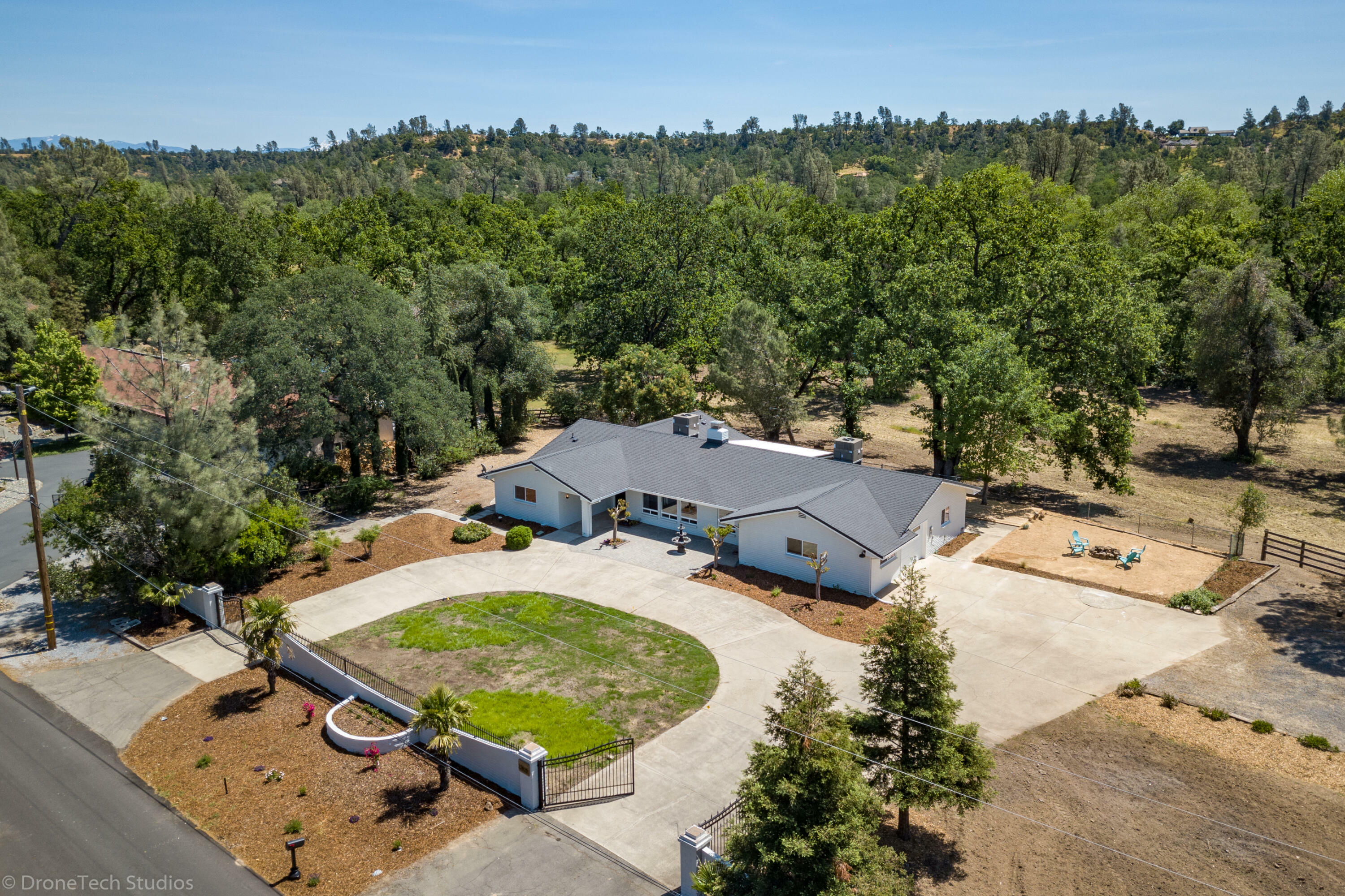 Property Photo:  22425 Whipple Tree Lane  CA 96073 