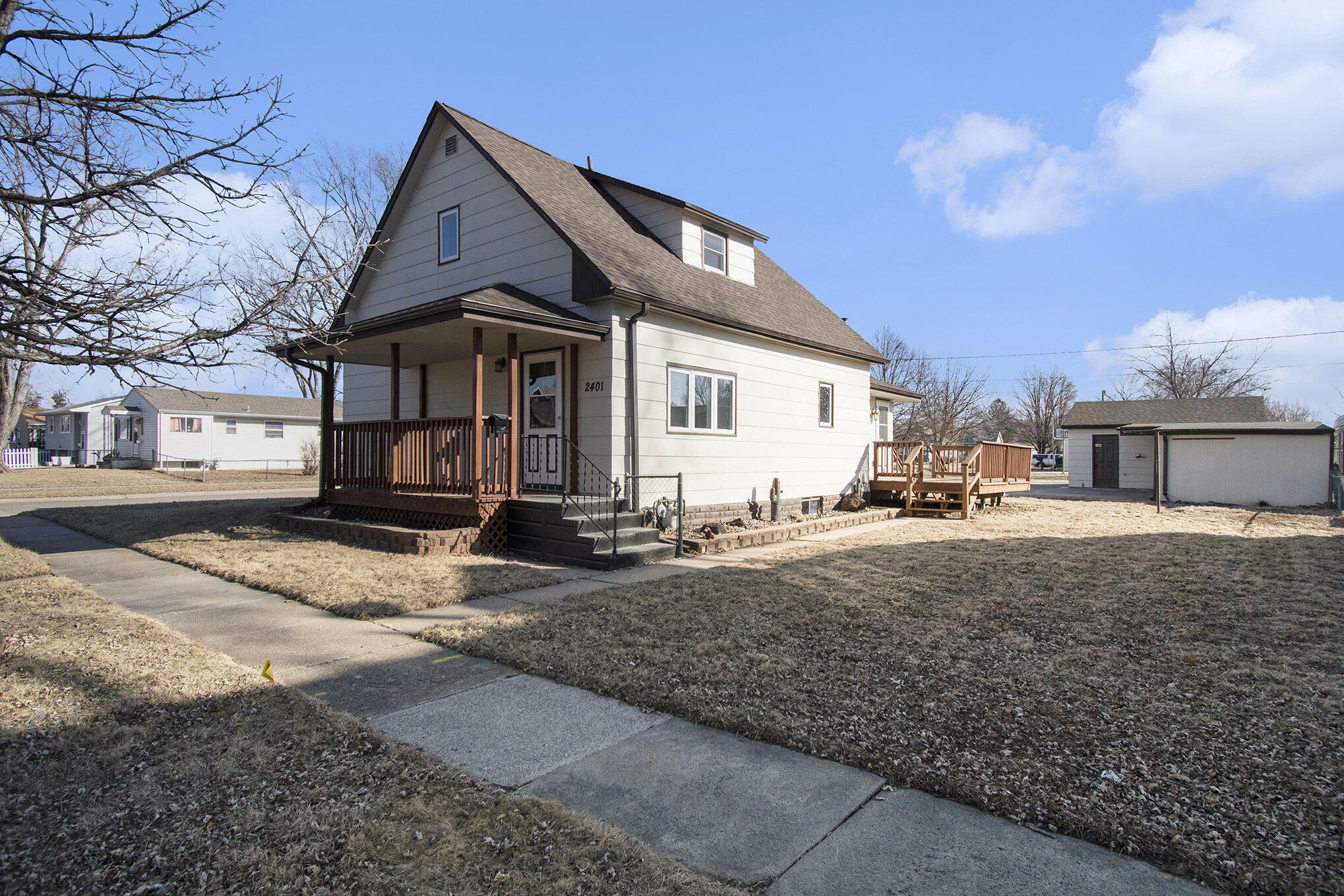 Property Photo:  2401 S 10th  Street  IA 51501 