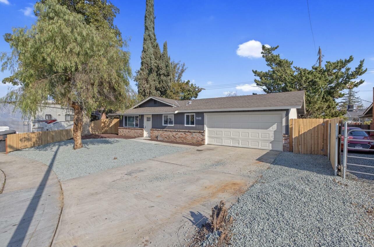 Property Photo:  1448 S Michael Court  CA 93292 