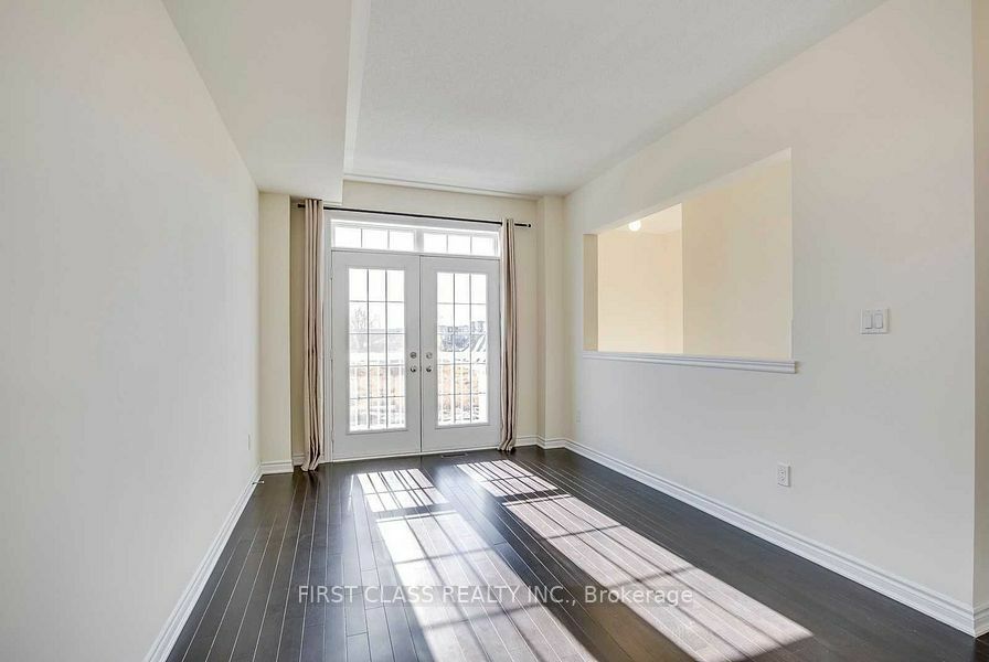 Property Photo:  126 Farooq Blvd  ON L4L 1A6 