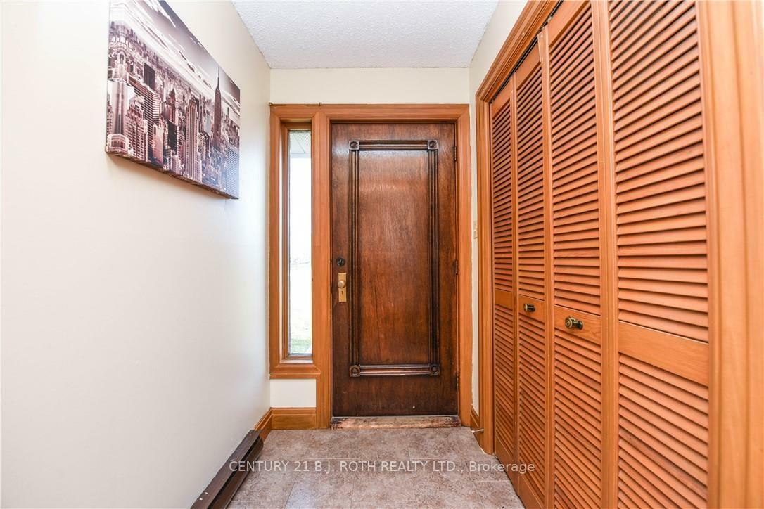 Photo de la propriété: 2146 Innisfil Beach Road ON L9S 4B9