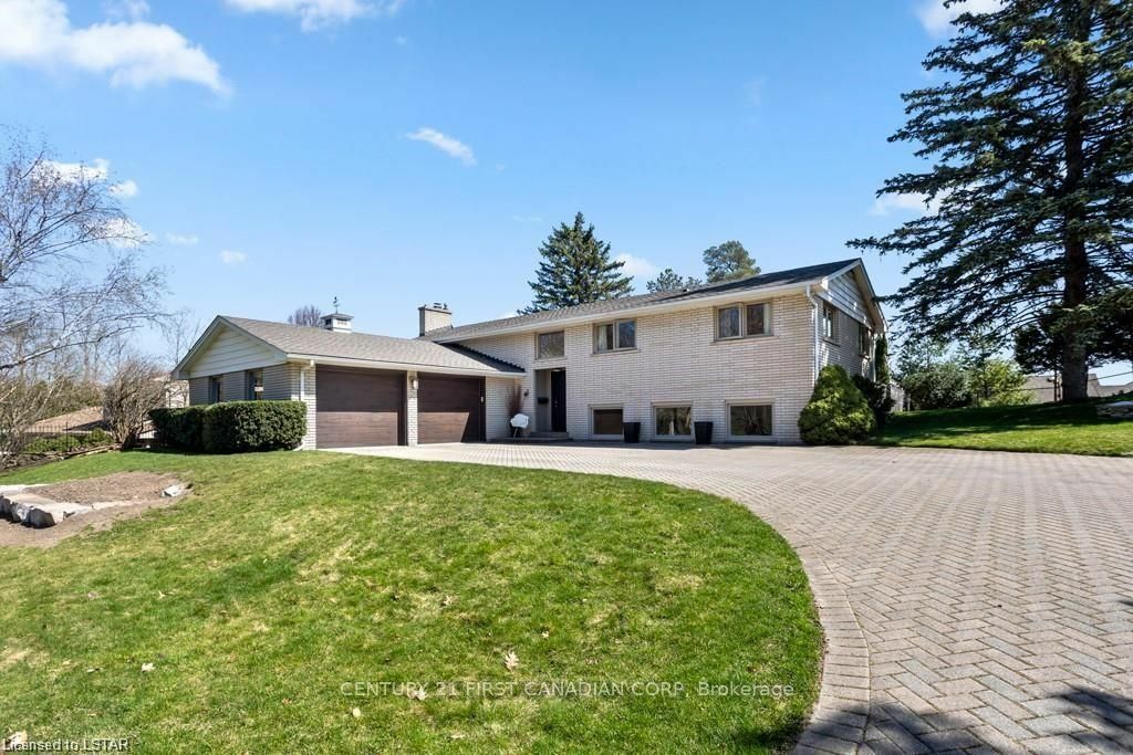 Property Photo:  688 Westmount Hills Dr E  ON N6K 1B2 