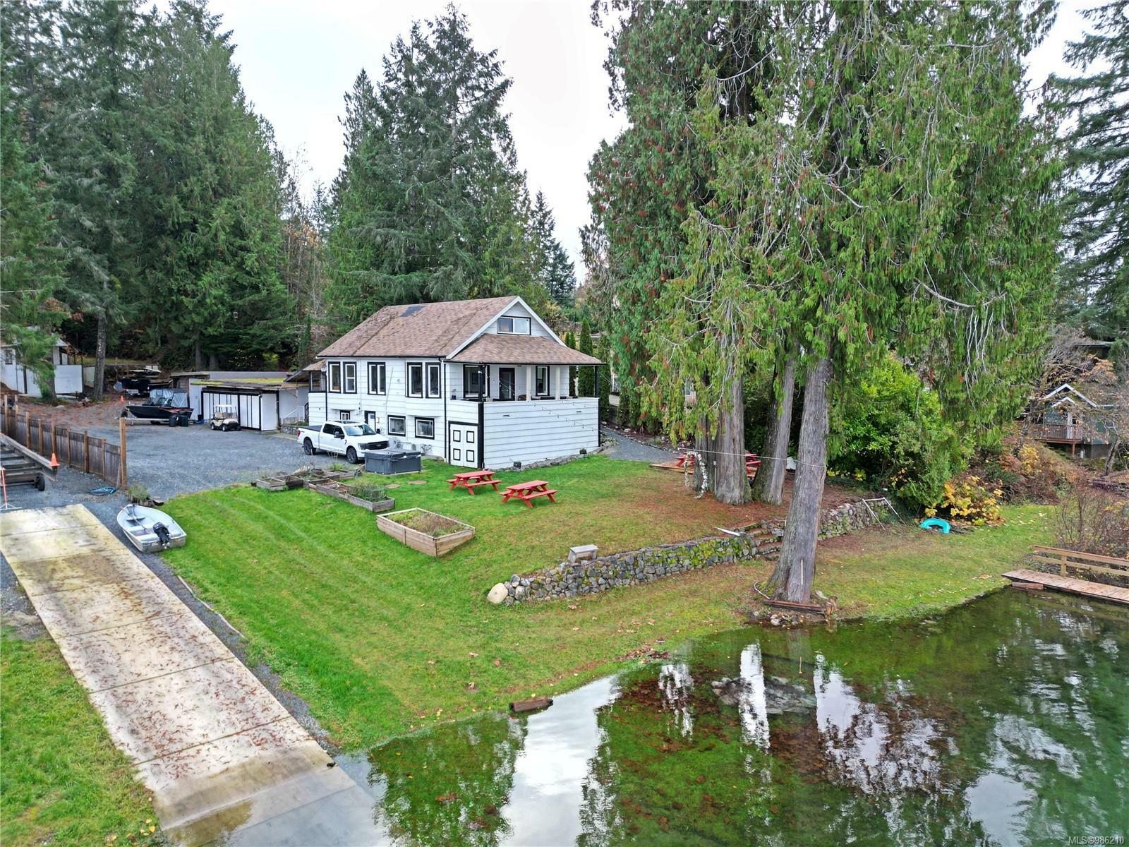 Photo de la propriété:  8585 Bothwell Rd  BC V9Y 9B6 