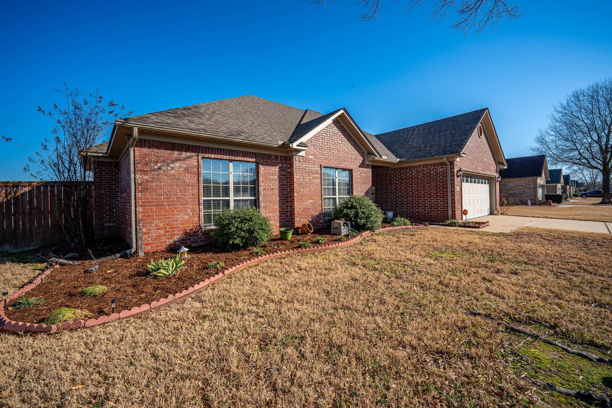 Property Photo:  1300 Stone Crest Drive  AR 72034 