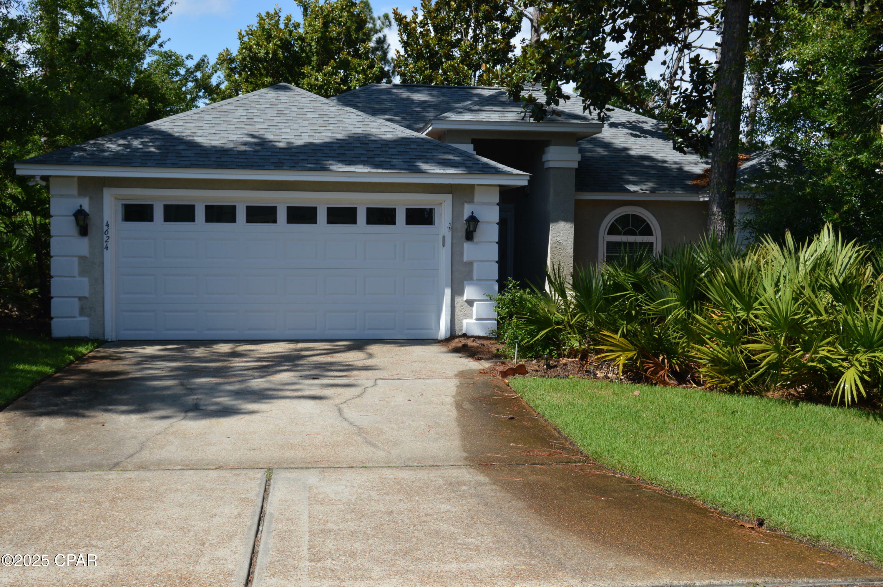 Property Photo: 4624 Delwood Park Boulevard FL 32408