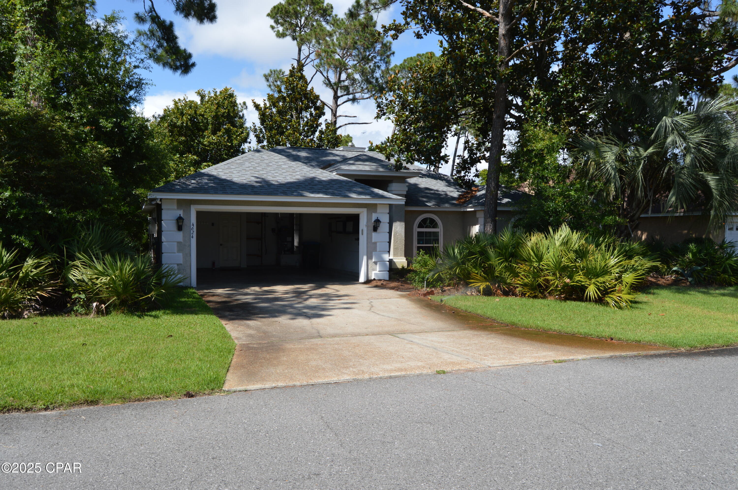 Property Photo: 4624 Delwood Park Boulevard FL 32408