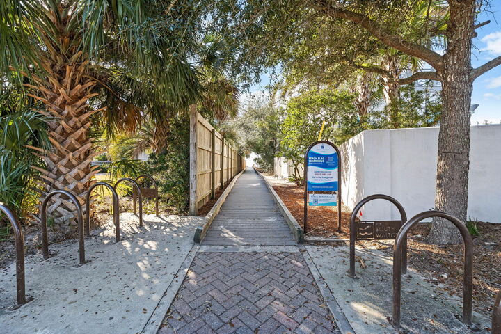 Property Photo:  131 Clareon Drive  FL 32461 