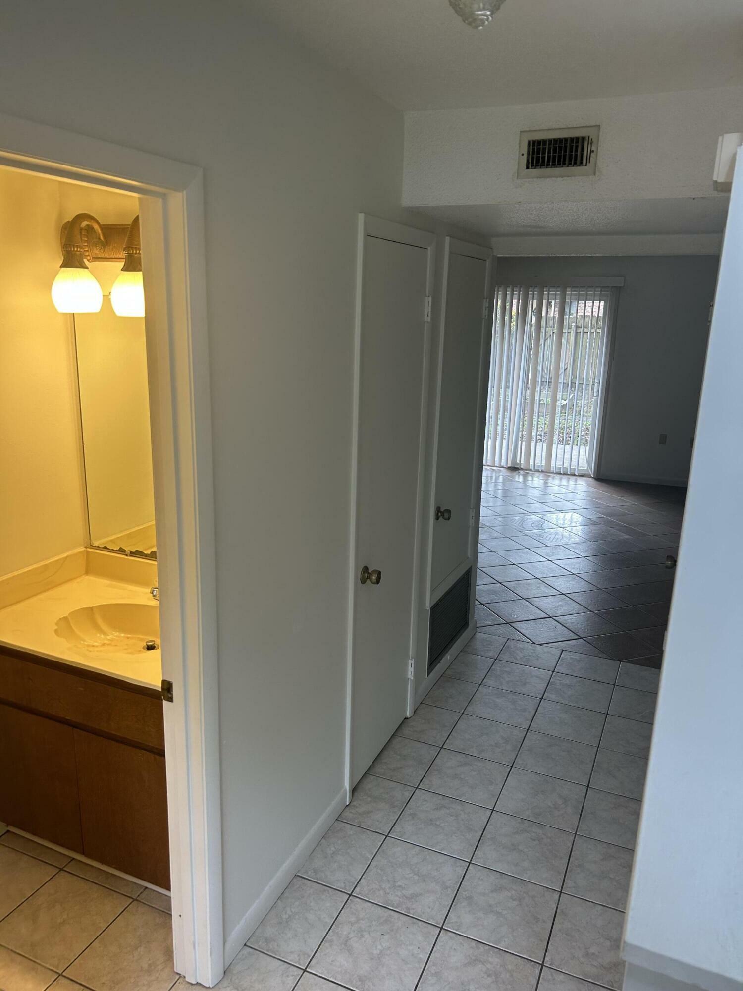 Property Photo: 122 NE Opp Boulevard FL 32548