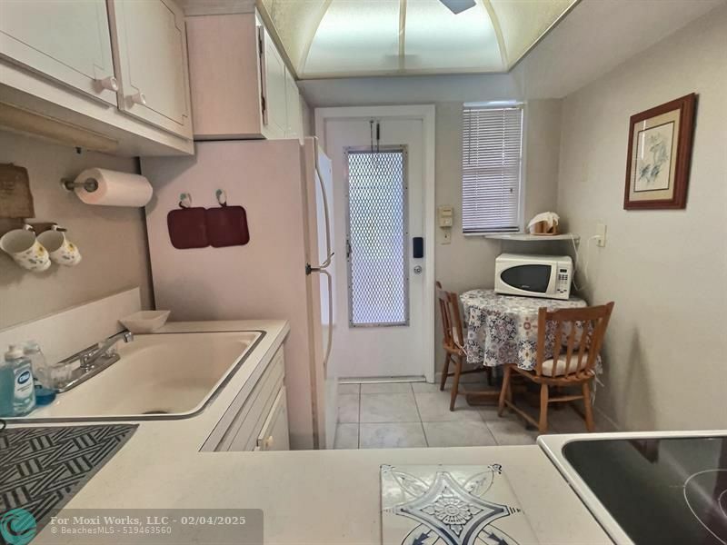 Property Photo:  1333 E Hallandale Beach Blvd 313  FL 33009 